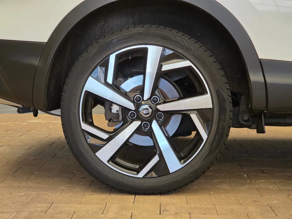 1.3 DIG-T Premium Edition 19" Lichtmetaal | Lederen Bekleding | Trekhaak | Panorama Dak | Elek. Stoelen | Camera Rondom | Cruise | Navigatie  | Airco (automatisch) | Apple Carplay/Android Au