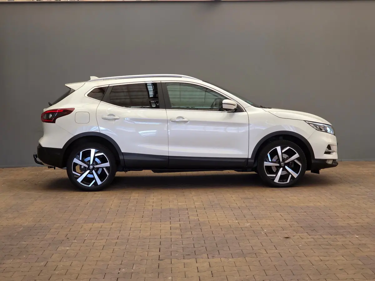 1.3 DIG-T Premium Edition 19" Lichtmetaal | Lederen Bekleding | Trekhaak | Panorama Dak | Elek. Stoelen | Camera Rondom | Cruise | Navigatie  | Airco (automatisch) | Apple Carplay/Android Au