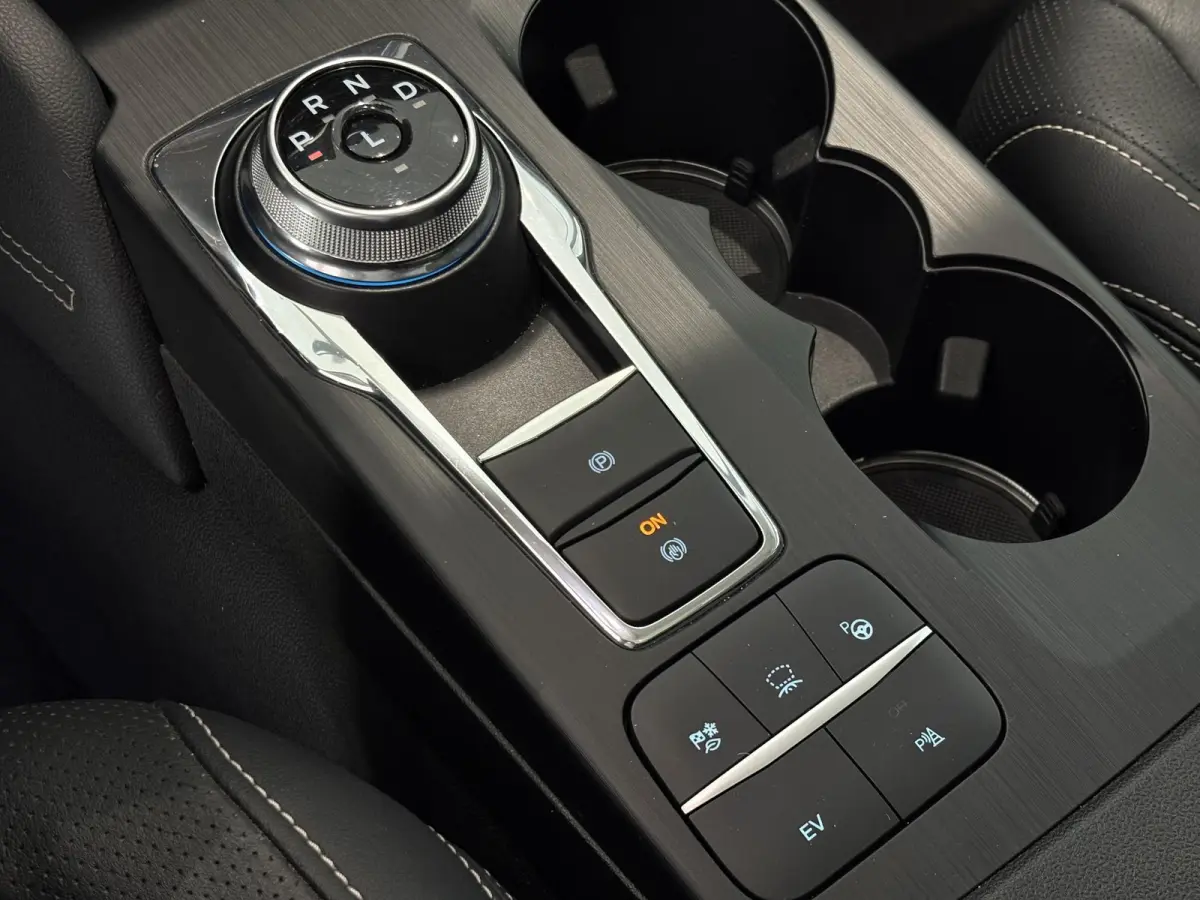 2.5 PHEV Vignale | TREKHAAK | PANORAMADAK | CARPLAY | ADAPTIVE CRUISE CONTROL | DODE HOEK DETECTIE | NAVI | CAMERA