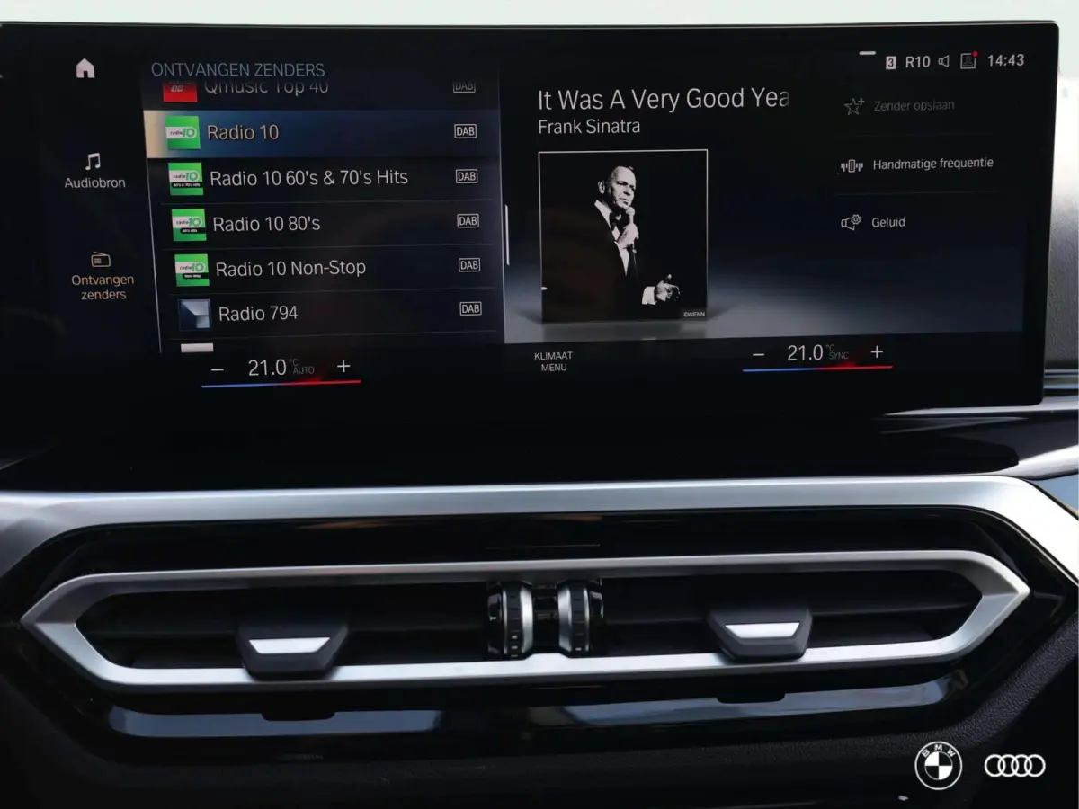 330e LCI / PANODAK / KEYLESS / HIFI / AMBIENTE / 18" / DRAADLOOS LADEN