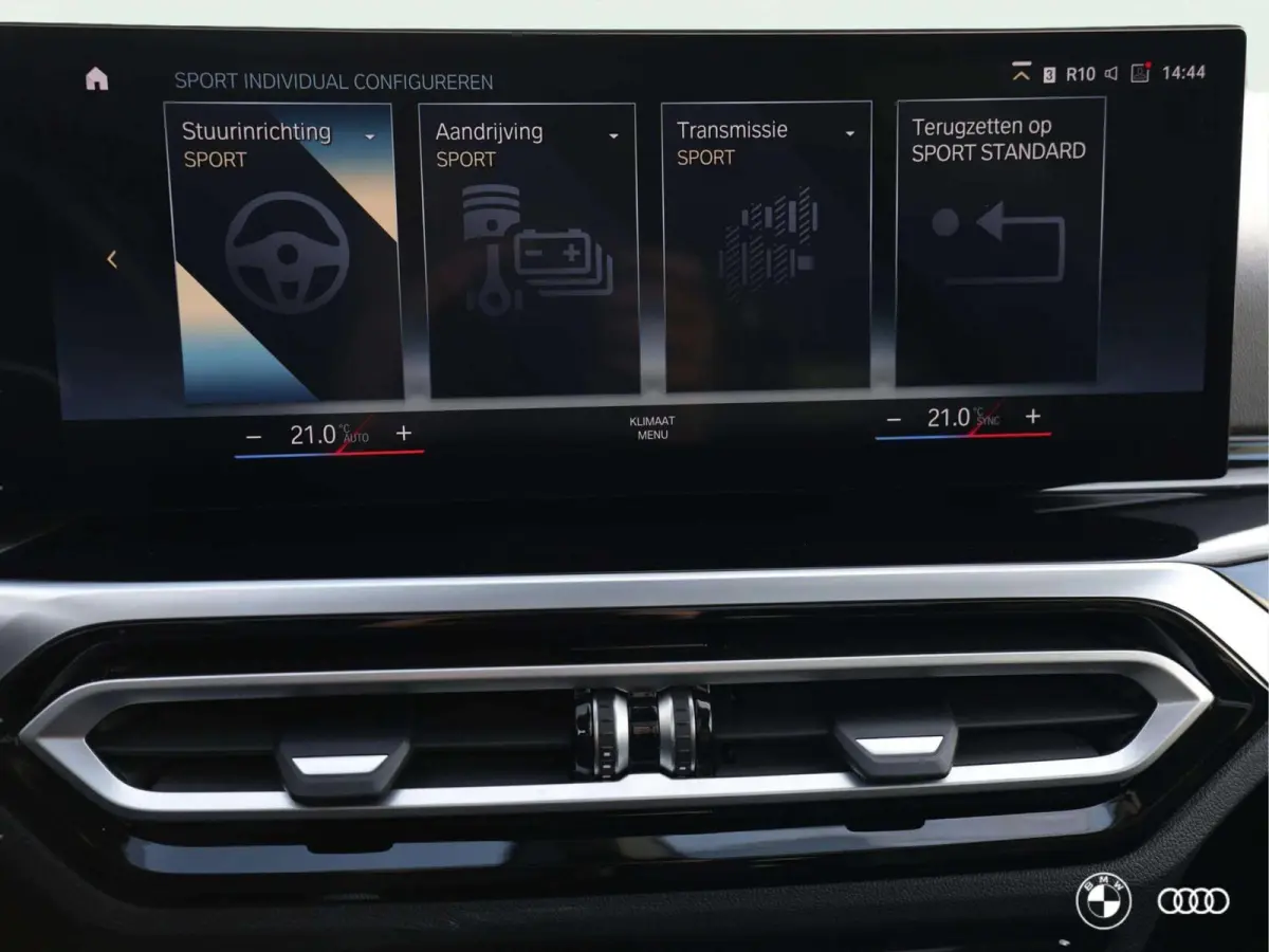 330e LCI / PANODAK / KEYLESS / HIFI / AMBIENTE / 18" / DRAADLOOS LADEN