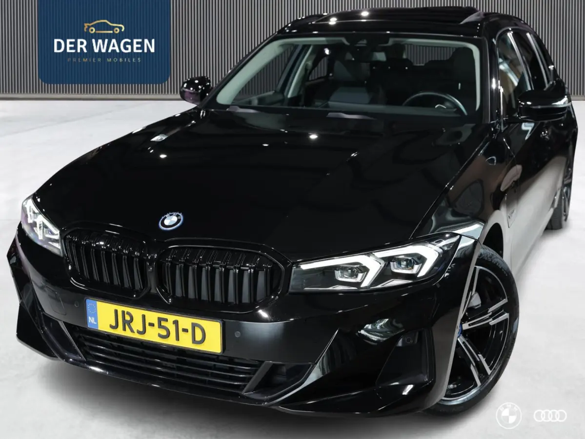 330e LCI / PANODAK / KEYLESS / HIFI / AMBIENTE / 18" / DRAADLOOS LADEN