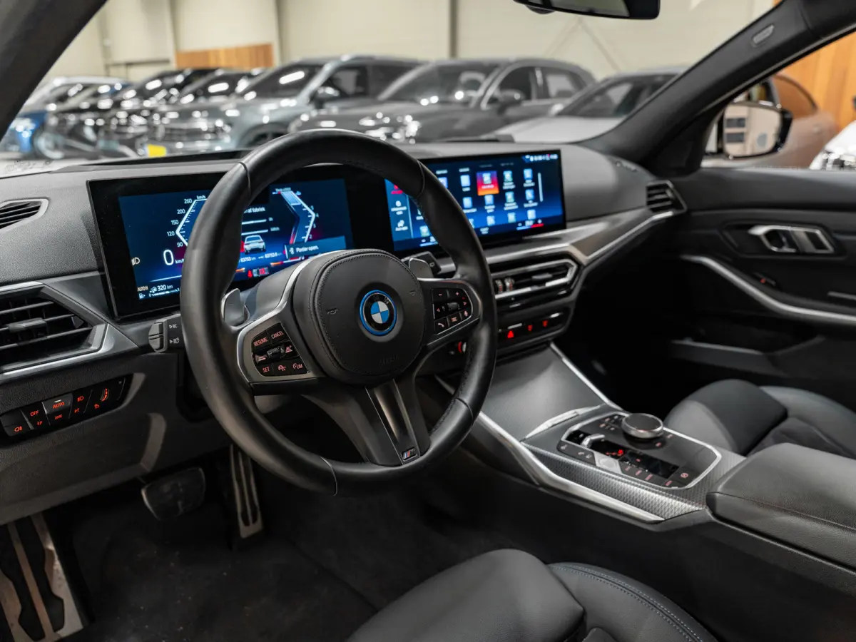 330e M-Sport 292PK, Facelift, Shadow Line, Wide Screen, Voll Led, Navi, Adaptive Cruise, Voll Onderhoud