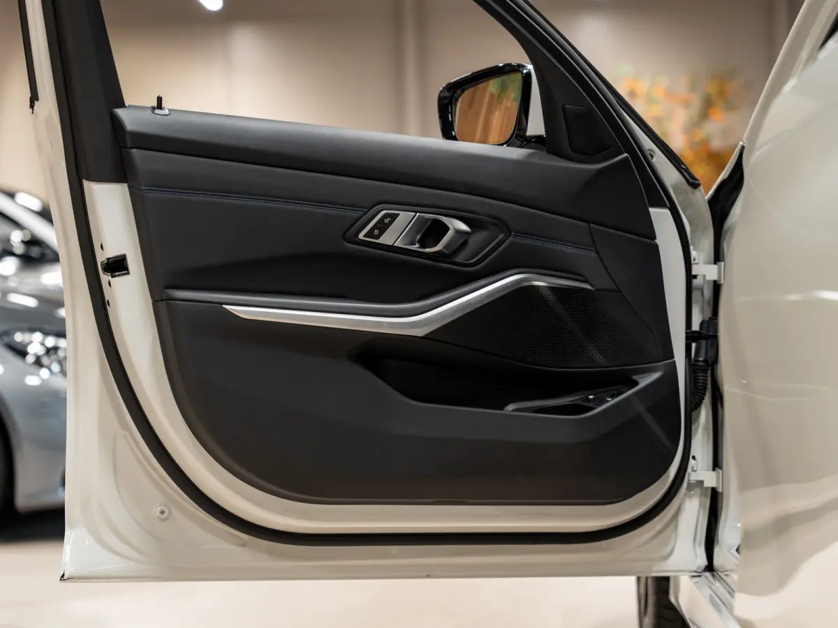 330e M-Sport 292PK, Facelift, Shadow Line, Wide Screen, Voll Led, Navi, Adaptive Cruise, Voll Onderhoud