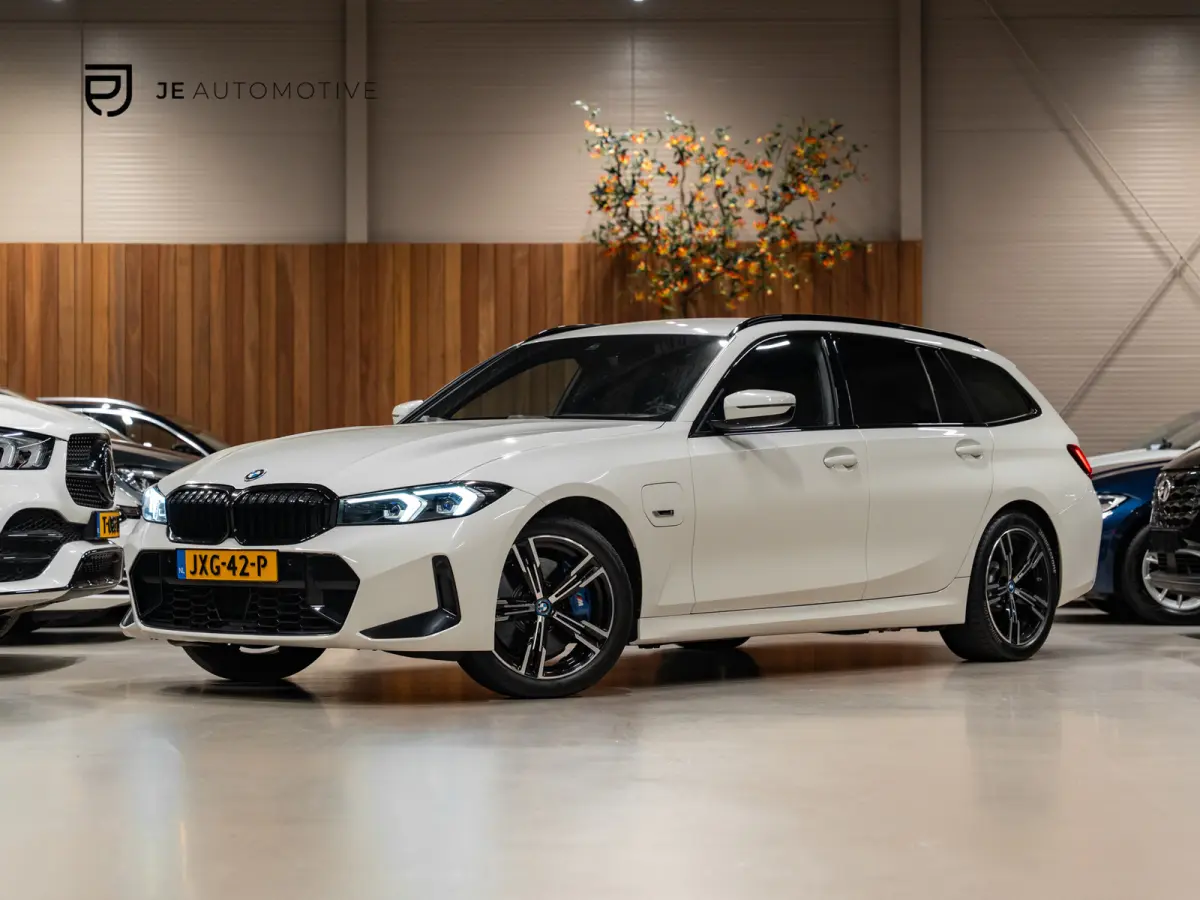 330e M-Sport 292PK, Facelift, Shadow Line, Wide Screen, Voll Led, Navi, Adaptive Cruise, Voll Onderhoud