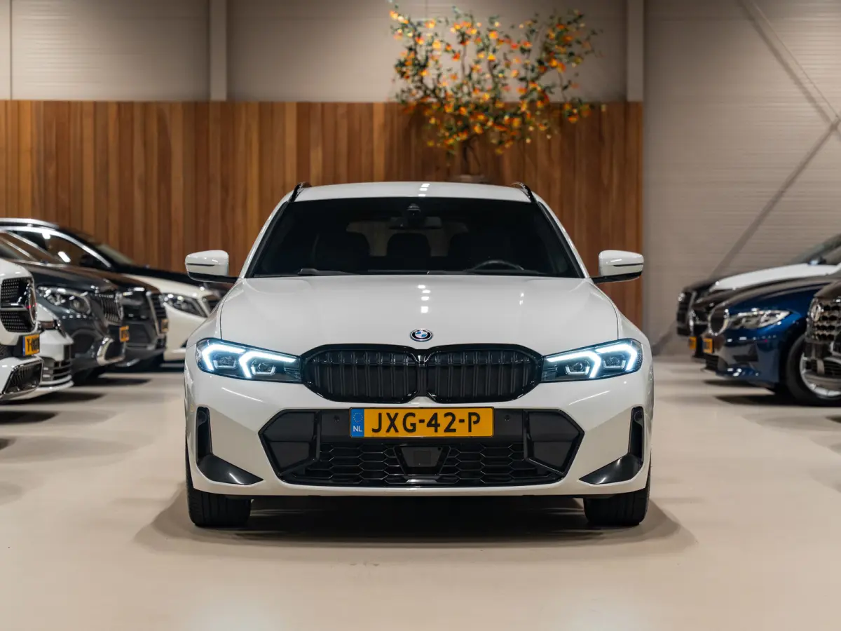 330e M-Sport 292PK, Facelift, Shadow Line, Wide Screen, Voll Led, Navi, Adaptive Cruise, Voll Onderhoud