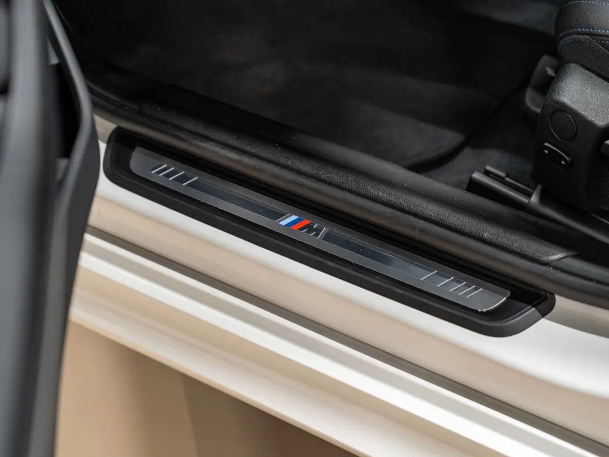 330e M-Sport 292PK, Facelift, Shadow Line, Wide Screen, Voll Led, Navi, Adaptive Cruise, Voll Onderhoud