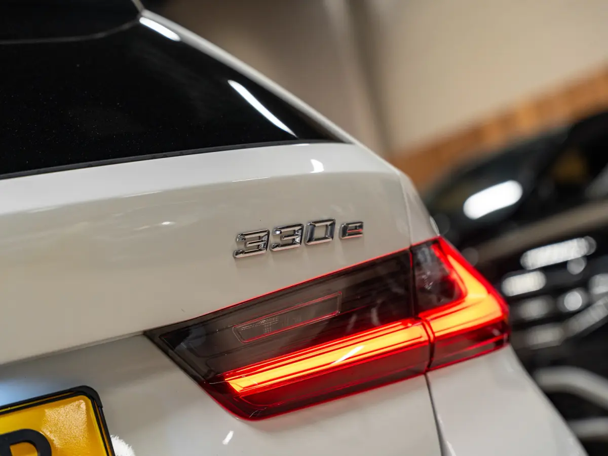 330e M-Sport 292PK, Facelift, Shadow Line, Wide Screen, Voll Led, Navi, Adaptive Cruise, Voll Onderhoud