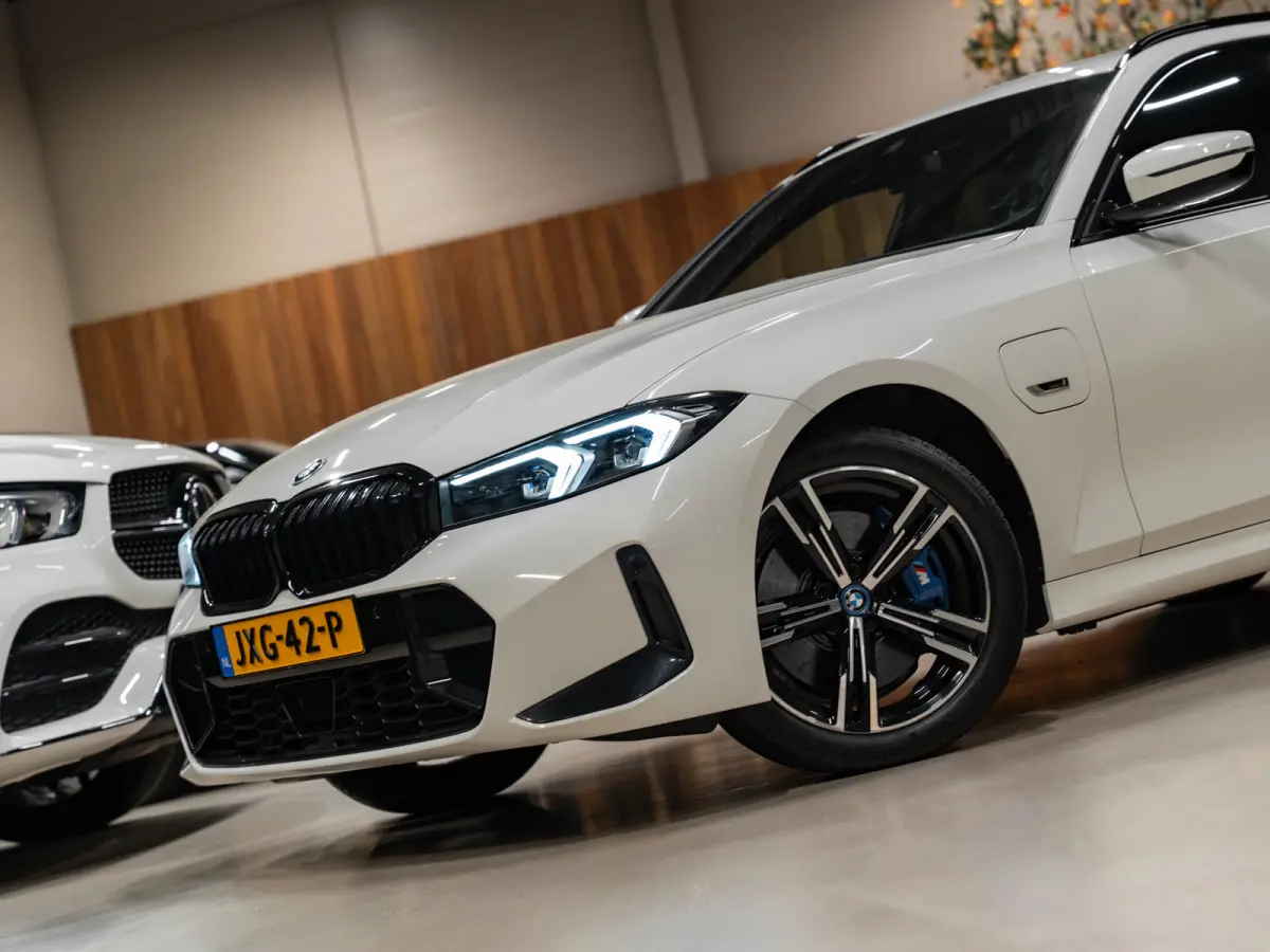 330e M-Sport 292PK, Facelift, Shadow Line, Wide Screen, Voll Led, Navi, Adaptive Cruise, Voll Onderhoud