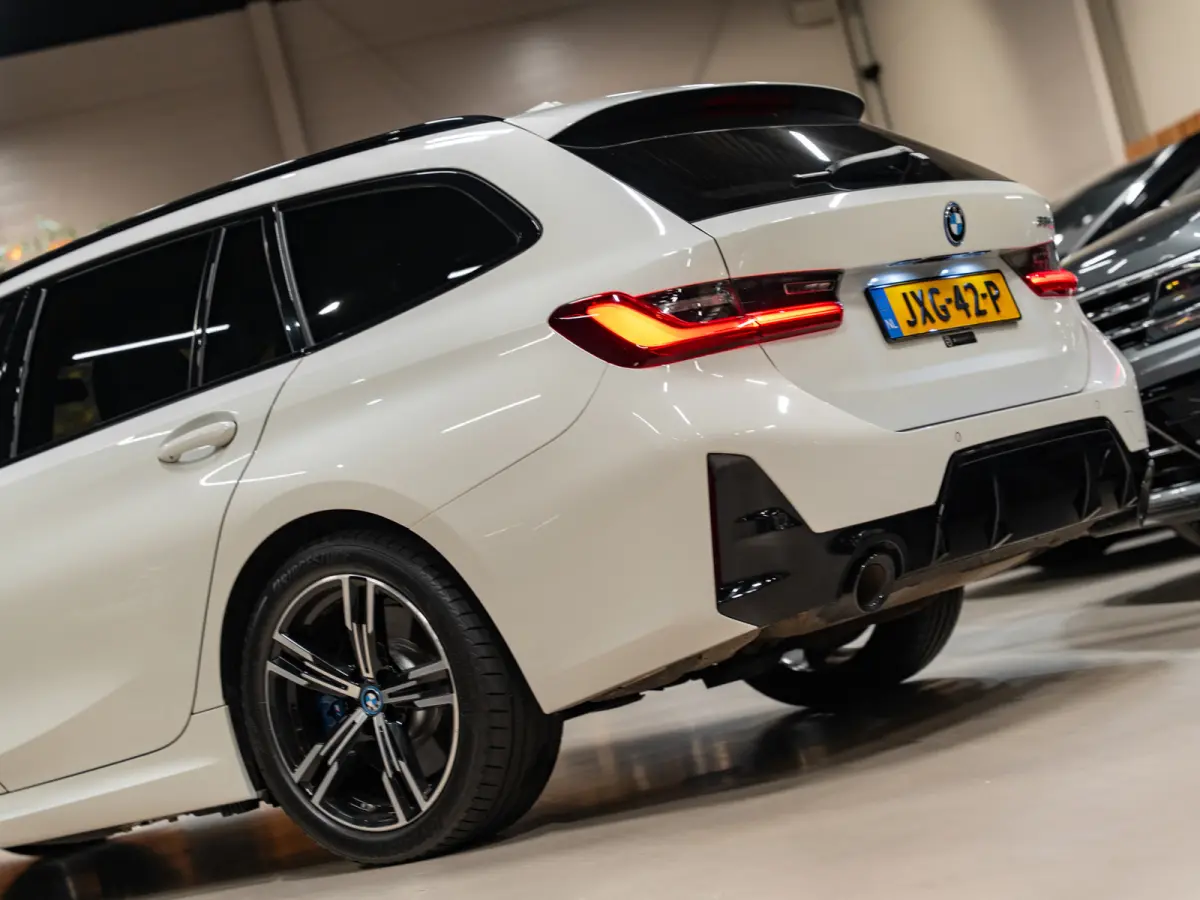 330e M-Sport 292PK, Facelift, Shadow Line, Wide Screen, Voll Led, Navi, Adaptive Cruise, Voll Onderhoud