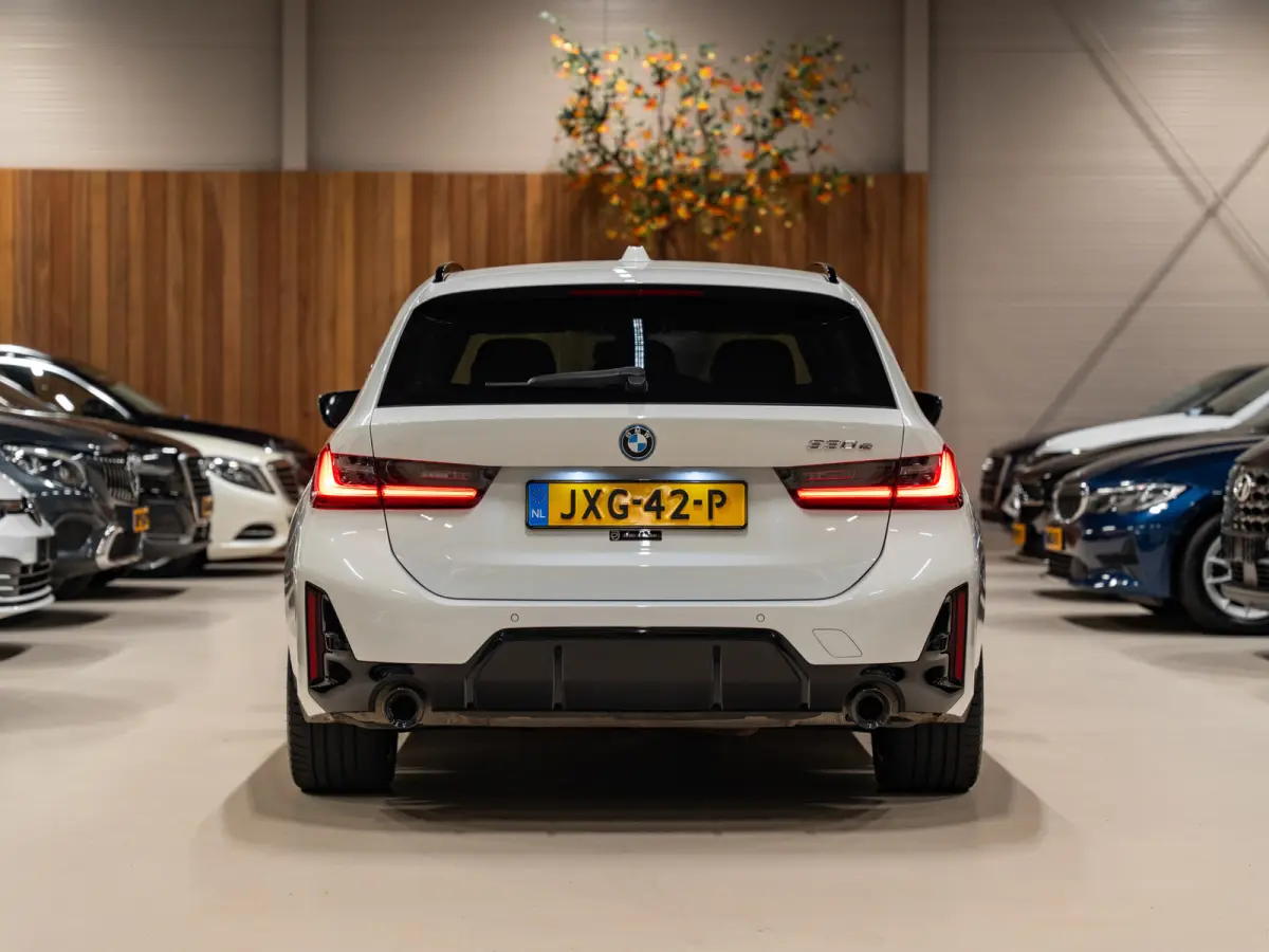 330e M-Sport 292PK, Facelift, Shadow Line, Wide Screen, Voll Led, Navi, Adaptive Cruise, Voll Onderhoud