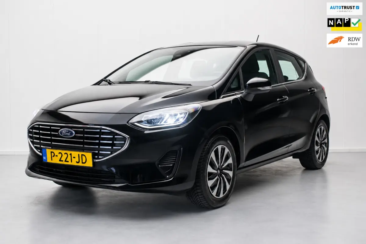 1.0 EcoBoost 125PK Hybrid Titanium NL-auto [ Carplay LED Draadloze Telefoonlader Parkeersensoren Climate Control ]
