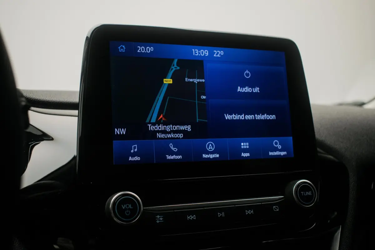 1.0 EcoBoost 125PK Hybrid Titanium NL-auto [ Carplay LED Draadloze Telefoonlader Parkeersensoren Climate Control ]