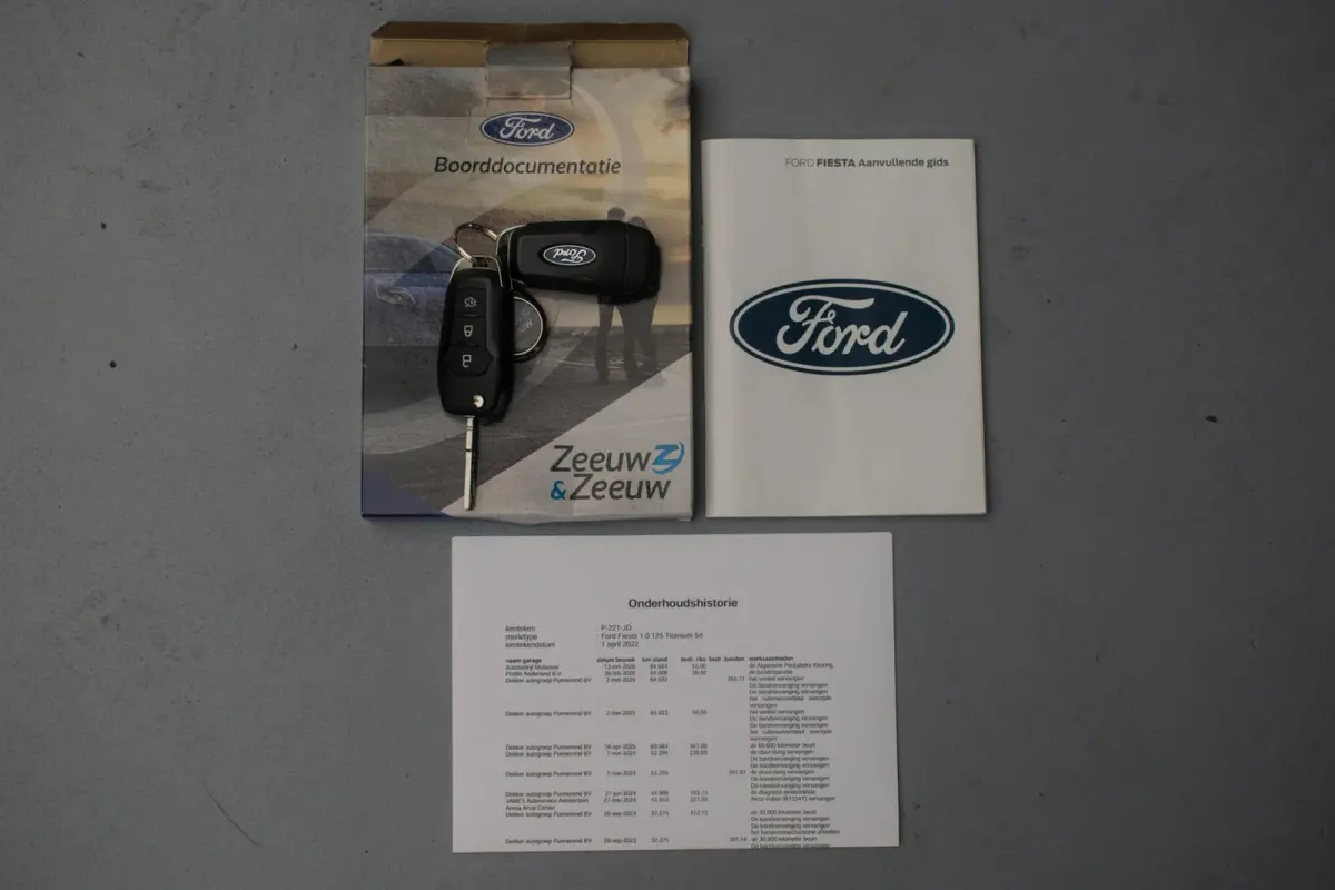 1.0 EcoBoost 125PK Hybrid Titanium NL-auto [ Carplay LED Draadloze Telefoonlader Parkeersensoren Climate Control ]