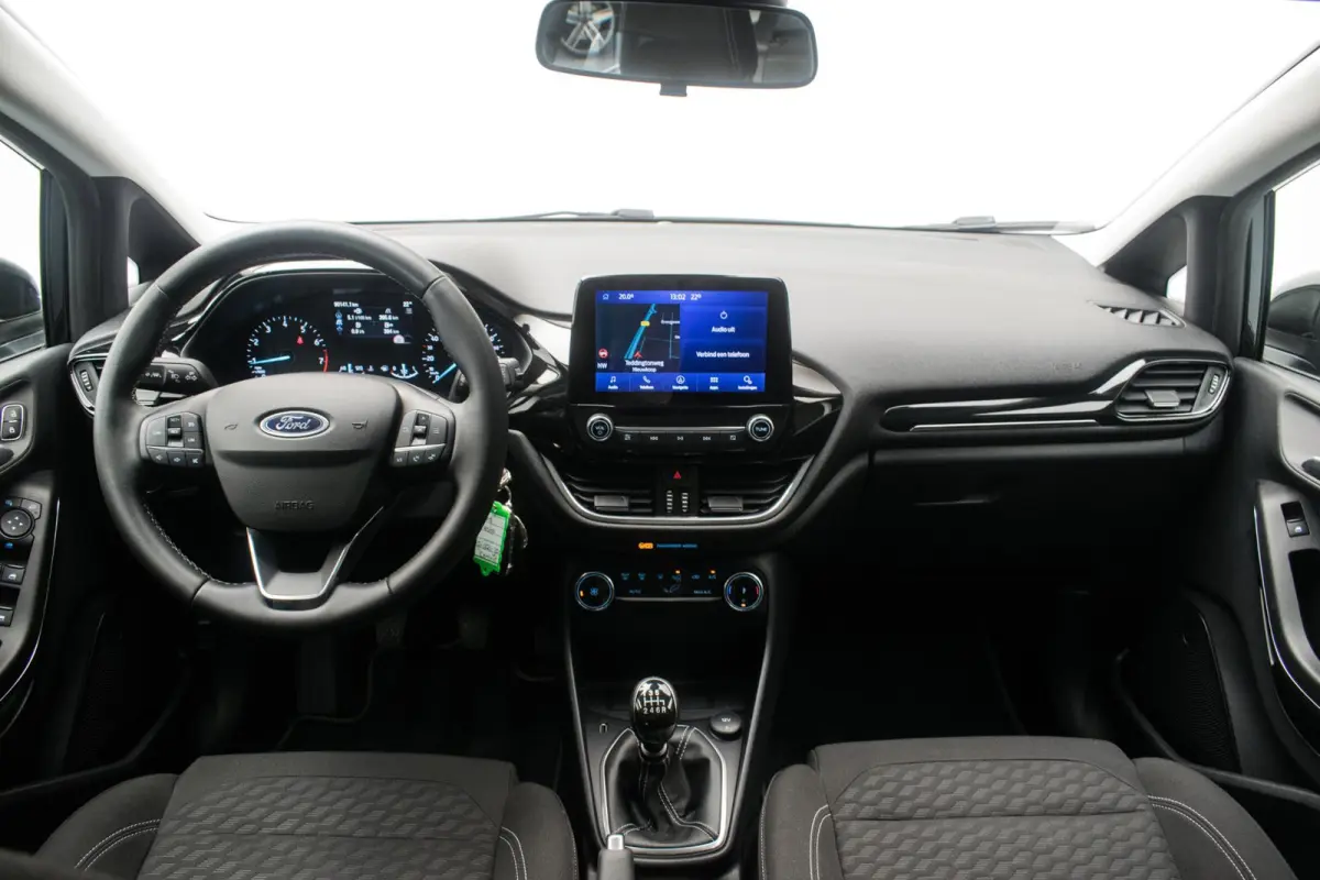 1.0 EcoBoost 125PK Hybrid Titanium NL-auto [ Carplay LED Draadloze Telefoonlader Parkeersensoren Climate Control ]