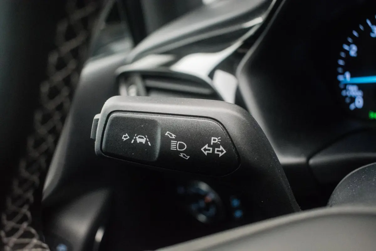 1.0 EcoBoost 125PK Hybrid Titanium NL-auto [ Carplay LED Draadloze Telefoonlader Parkeersensoren Climate Control ]