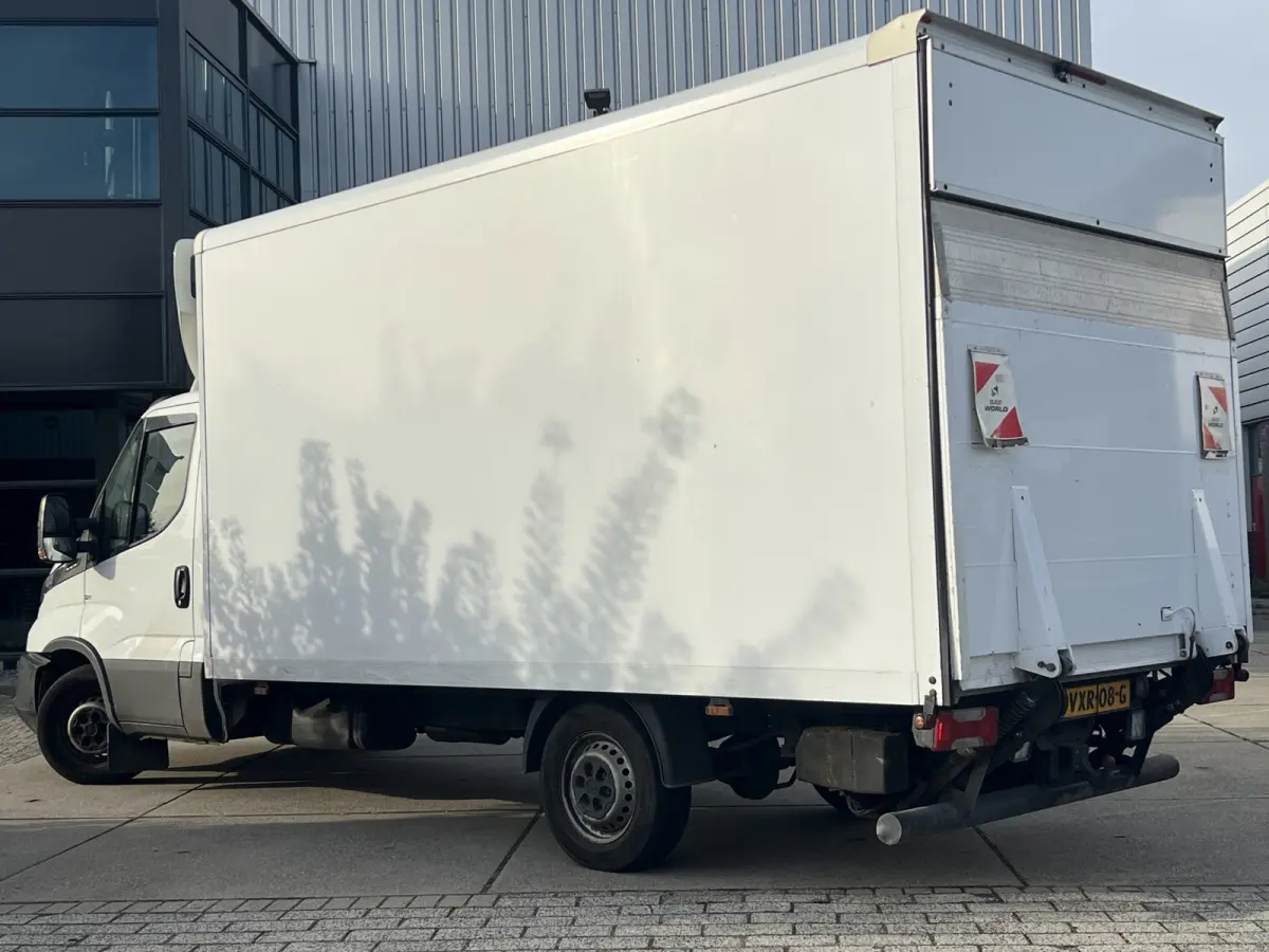 35S16 2.3 | AUTOMAAT | BAKWAGEN / MEUBELBAK | LAADKLEP | TREKHAAK | CAMERA | NAVI | CRUISE CONTROL | AIRCO | DAB | BLUETOOTH