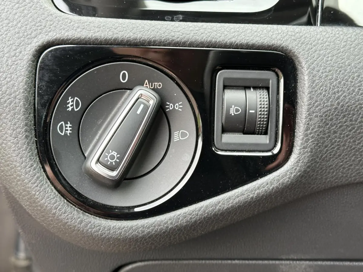 1.4 TSI Allstar edition Clima Navi PDC v+a Adap Cruise