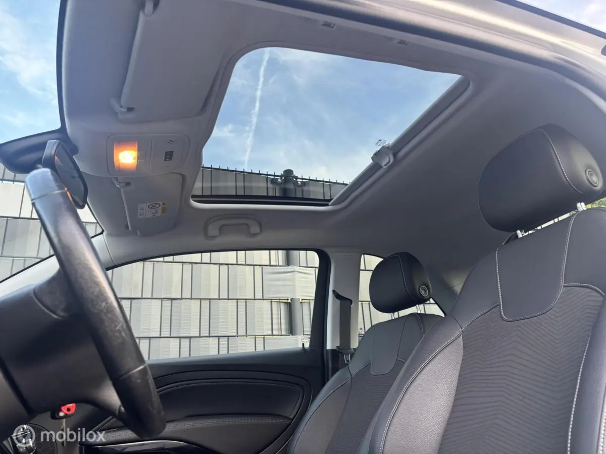 1.4 PANO CARPLAY PDC STOEL-STUURVERWARMING AIRCO