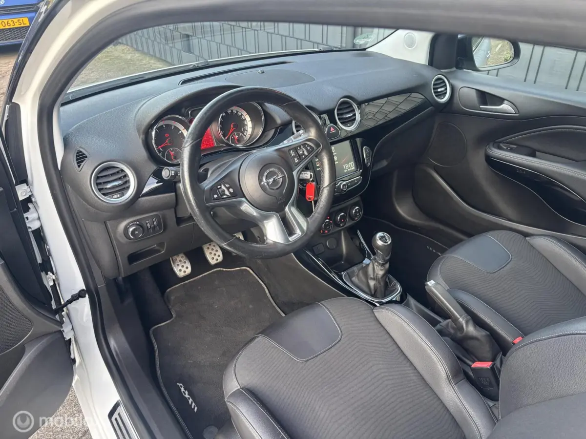 1.4 PANO CARPLAY PDC STOEL-STUURVERWARMING AIRCO