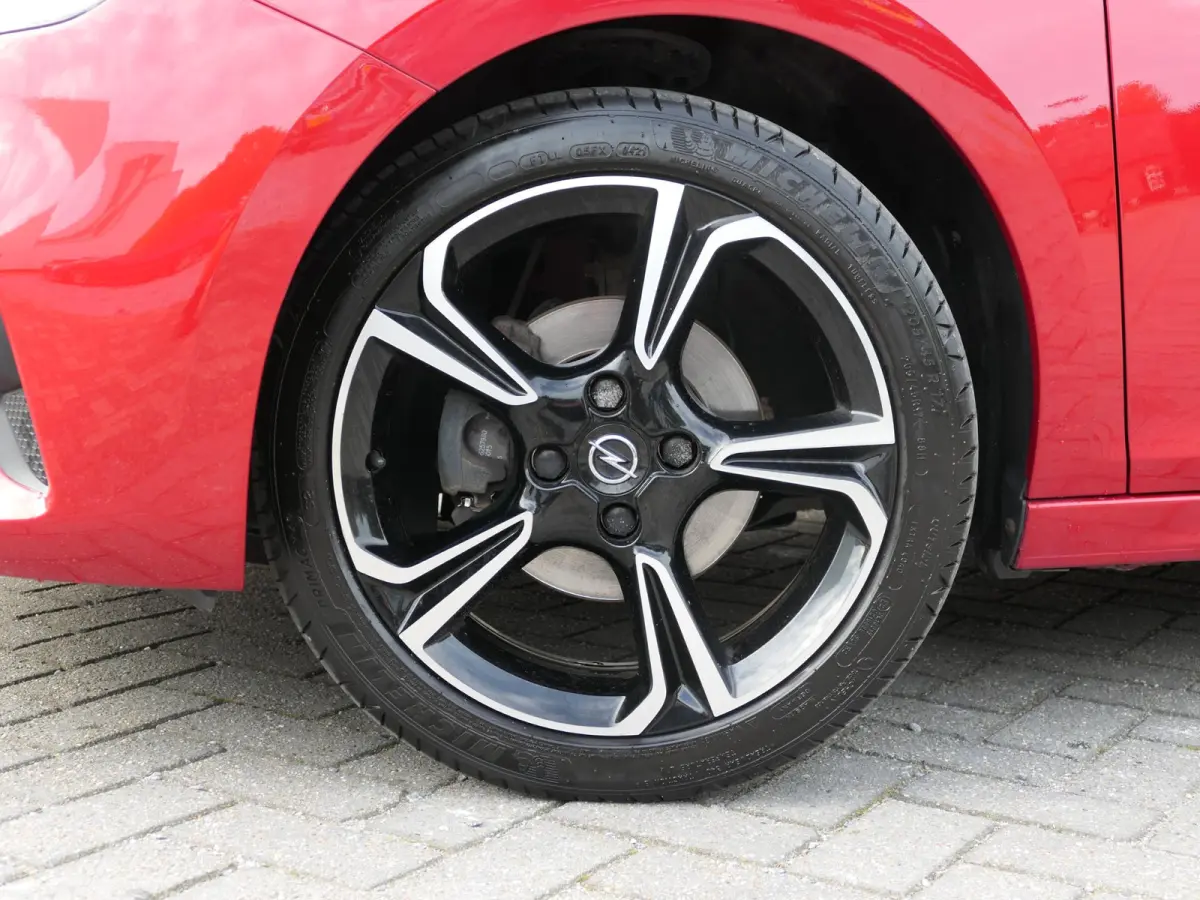 1.2 Elegance | Panoramadak | Achteruitrijcamera | Half leder | Stuur-/Stoelverwarming | LED | Lichtmetalen velgen | Climate Control | Apple-/Android Carplay | Cruise Control