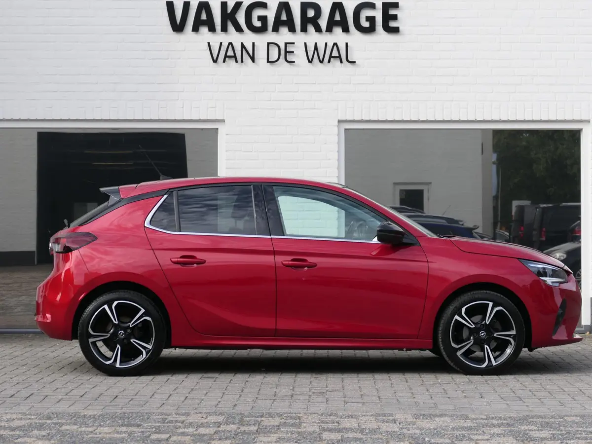 1.2 Elegance | Panoramadak | Achteruitrijcamera | Half leder | Stuur-/Stoelverwarming | LED | Lichtmetalen velgen | Climate Control | Apple-/Android Carplay | Cruise Control