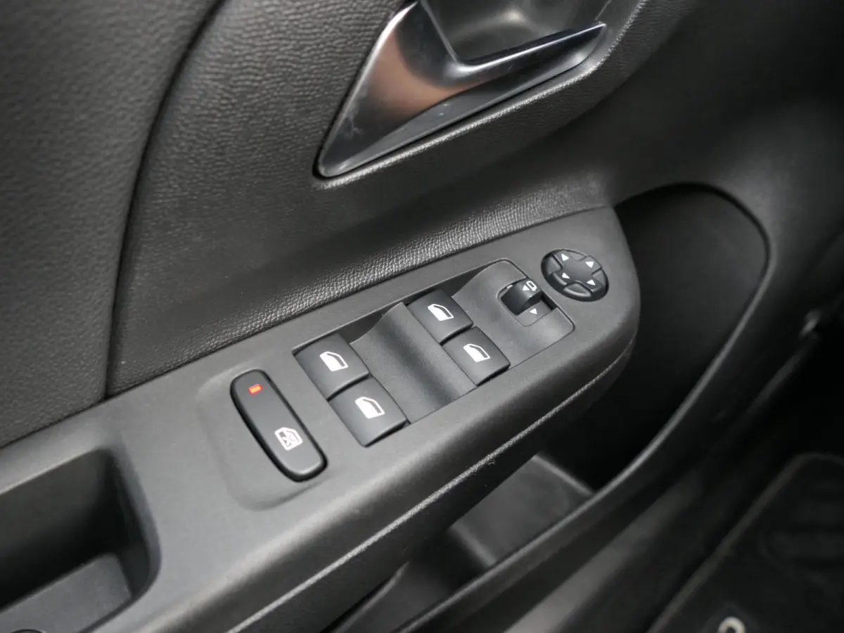 1.2 Elegance | Panoramadak | Achteruitrijcamera | Half leder | Stuur-/Stoelverwarming | LED | Lichtmetalen velgen | Climate Control | Apple-/Android Carplay | Cruise Control