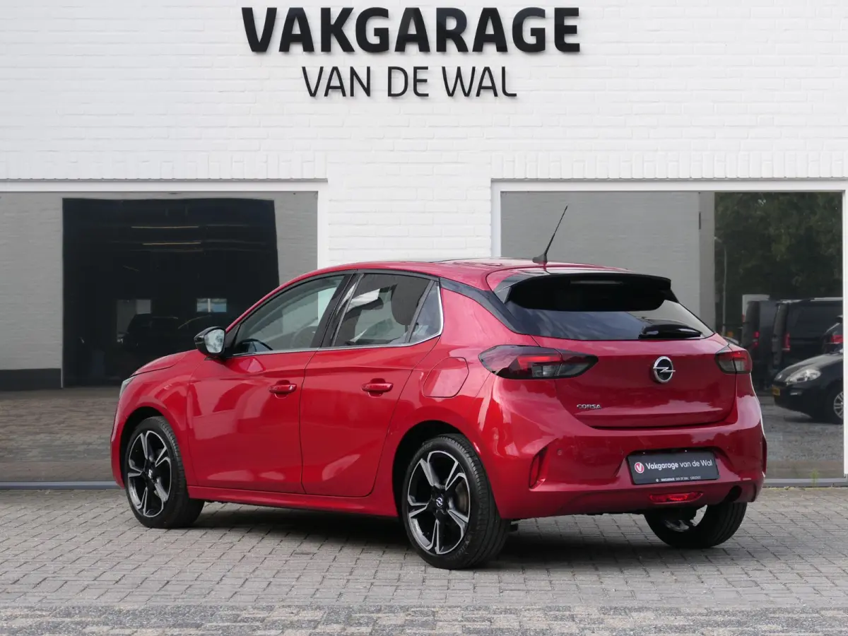 1.2 Elegance | Panoramadak | Achteruitrijcamera | Half leder | Stuur-/Stoelverwarming | LED | Lichtmetalen velgen | Climate Control | Apple-/Android Carplay | Cruise Control