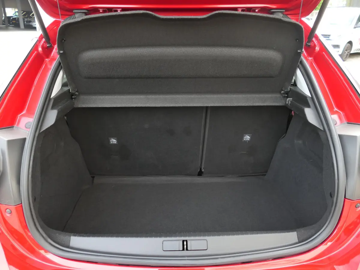 1.2 Elegance | Panoramadak | Achteruitrijcamera | Half leder | Stuur-/Stoelverwarming | LED | Lichtmetalen velgen | Climate Control | Apple-/Android Carplay | Cruise Control