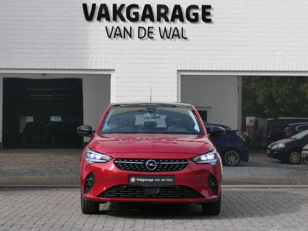 1.2 Elegance | Panoramadak | Achteruitrijcamera | Half leder | Stuur-/Stoelverwarming | LED | Lichtmetalen velgen | Climate Control | Apple-/Android Carplay | Cruise Control