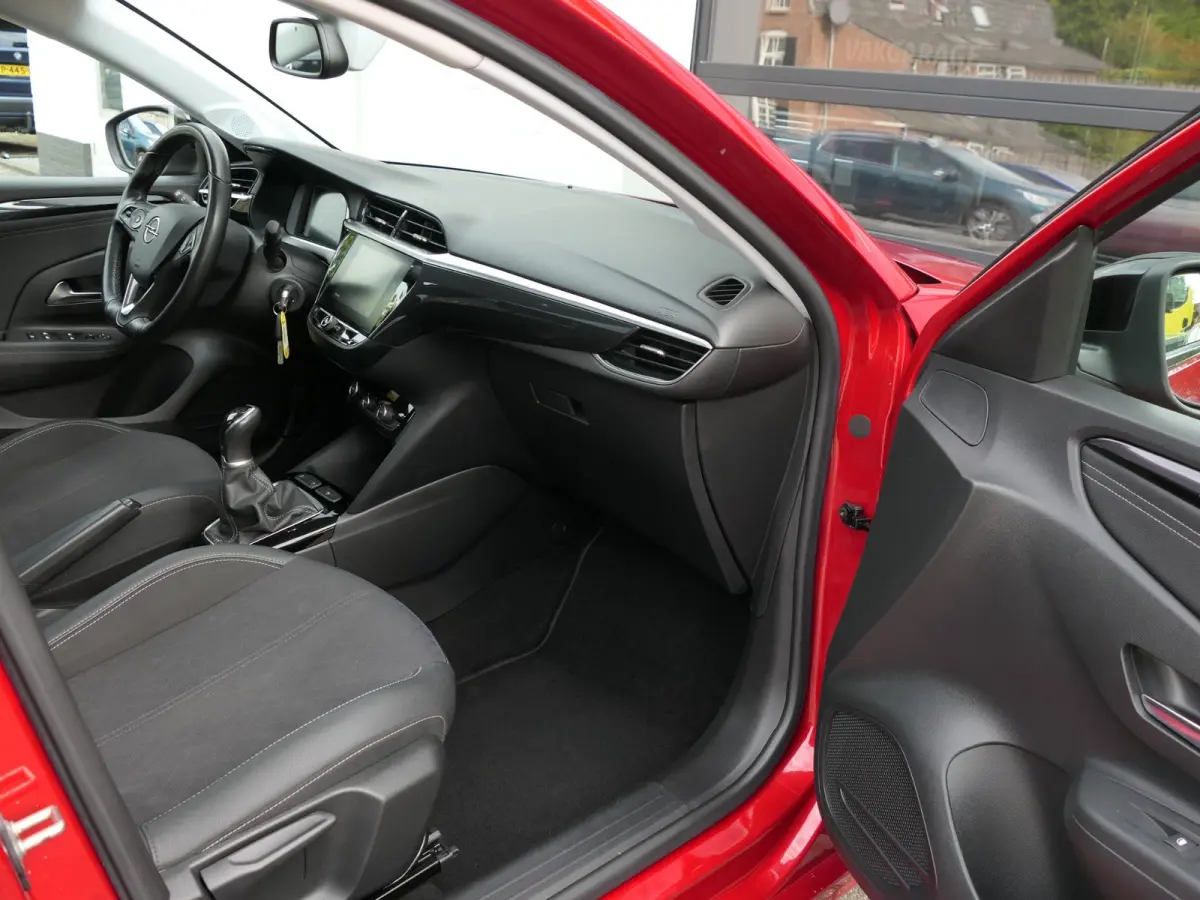 1.2 Elegance | Panoramadak | Achteruitrijcamera | Half leder | Stuur-/Stoelverwarming | LED | Lichtmetalen velgen | Climate Control | Apple-/Android Carplay | Cruise Control
