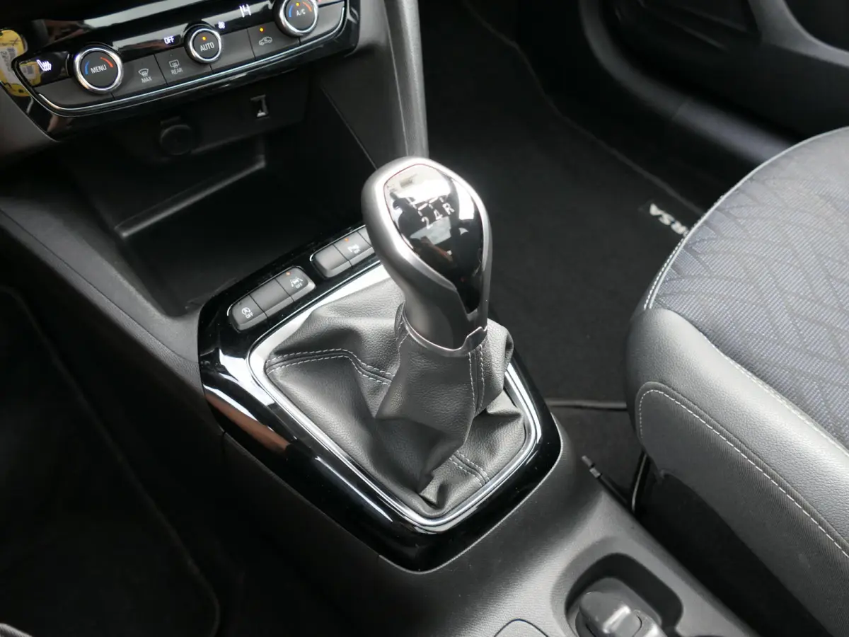 1.2 Elegance | Panoramadak | Achteruitrijcamera | Half leder | Stuur-/Stoelverwarming | LED | Lichtmetalen velgen | Climate Control | Apple-/Android Carplay | Cruise Control