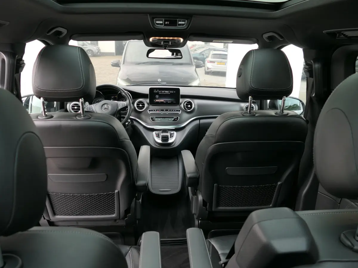 250d 4-MATIC Lang Exclusive | 7-persoons | Panoramadak | 360°-camera | Standkachel | Burmester | Carbon interieur | Dodehoek detectie | Elektrische schuifdeuren + achterklep | Stoelventilat