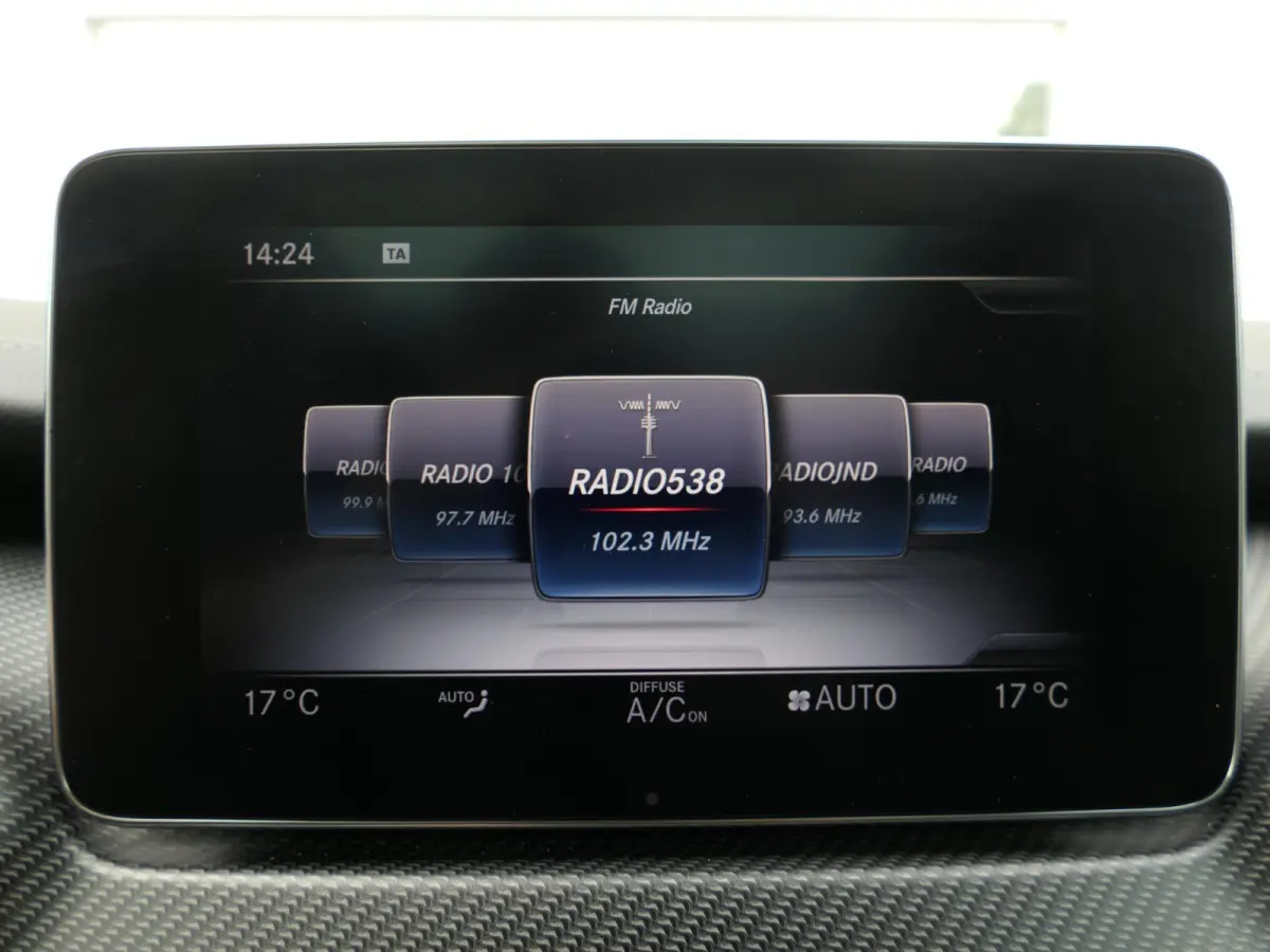 250d 4-MATIC Lang Exclusive | 7-persoons | Panoramadak | 360°-camera | Standkachel | Burmester | Carbon interieur | Dodehoek detectie | Elektrische schuifdeuren + achterklep | Stoelventilat