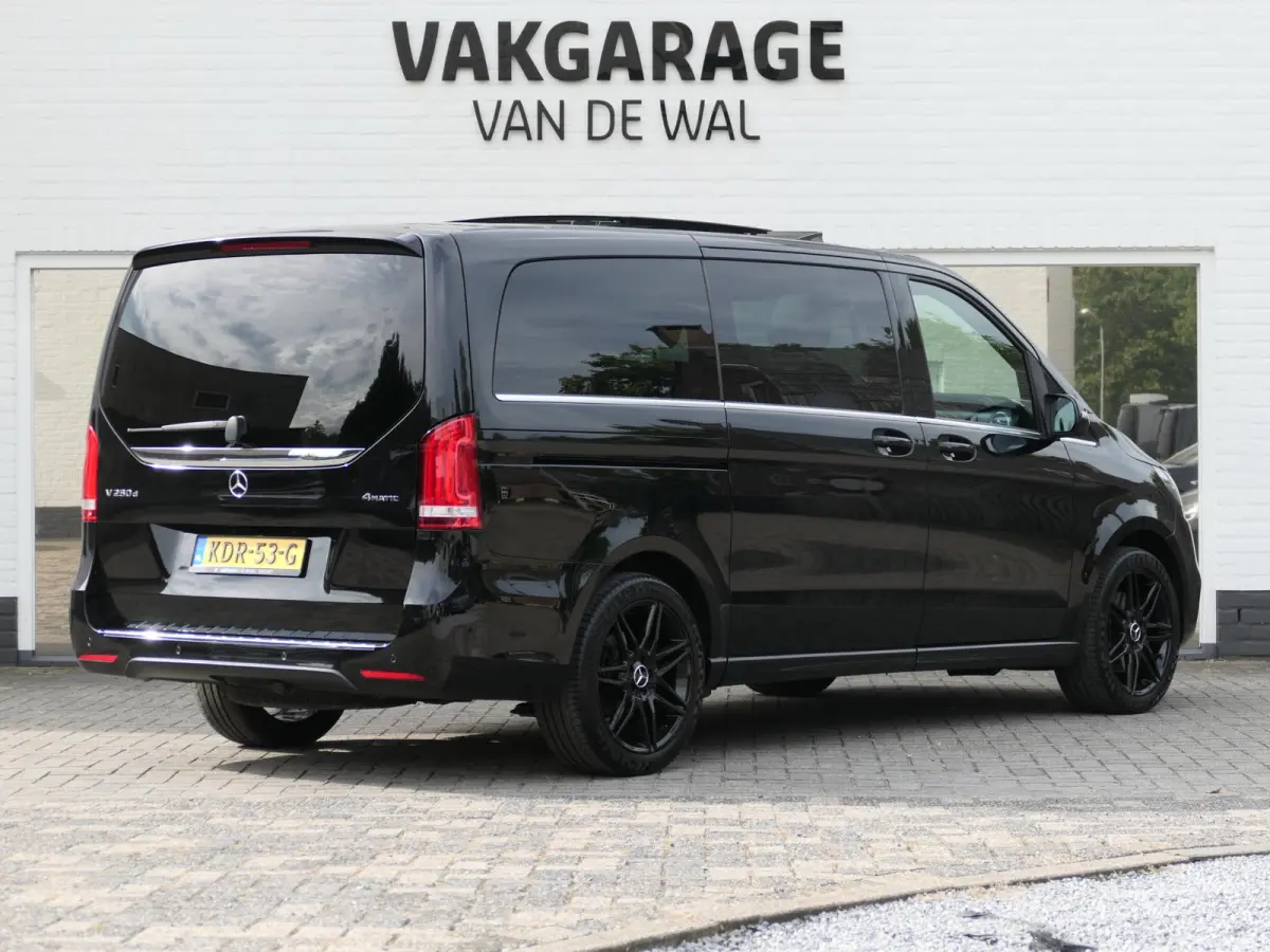 250d 4-MATIC Lang Exclusive | 7-persoons | Panoramadak | 360°-camera | Standkachel | Burmester | Carbon interieur | Dodehoek detectie | Elektrische schuifdeuren + achterklep | Stoelventilat