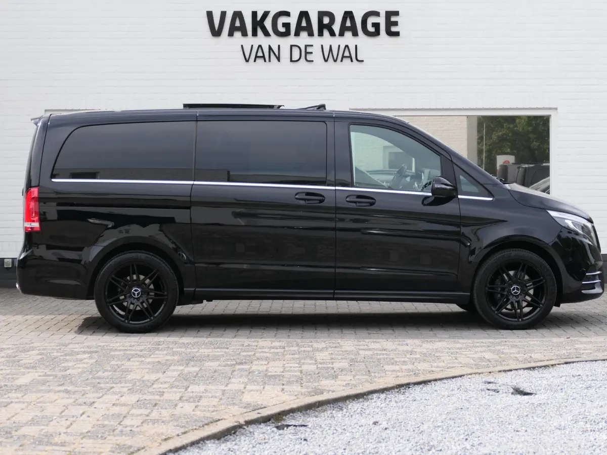 250d 4-MATIC Lang Exclusive | 7-persoons | Panoramadak | 360°-camera | Standkachel | Burmester | Carbon interieur | Dodehoek detectie | Elektrische schuifdeuren + achterklep | Stoelventilat