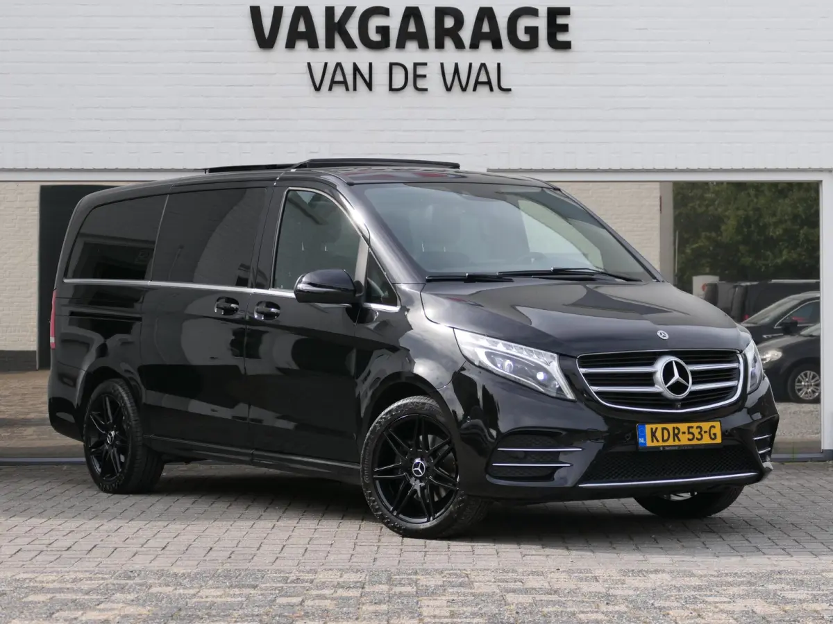 250d 4-MATIC Lang Exclusive | 7-persoons | Panoramadak | 360°-camera | Standkachel | Burmester | Carbon interieur | Dodehoek detectie | Elektrische schuifdeuren + achterklep | Stoelventilat
