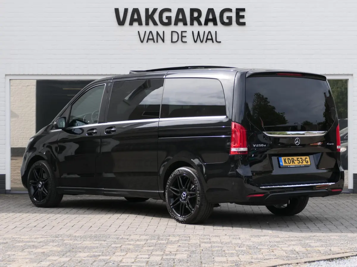 250d 4-MATIC Lang Exclusive | 7-persoons | Panoramadak | 360°-camera | Standkachel | Burmester | Carbon interieur | Dodehoek detectie | Elektrische schuifdeuren + achterklep | Stoelventilat