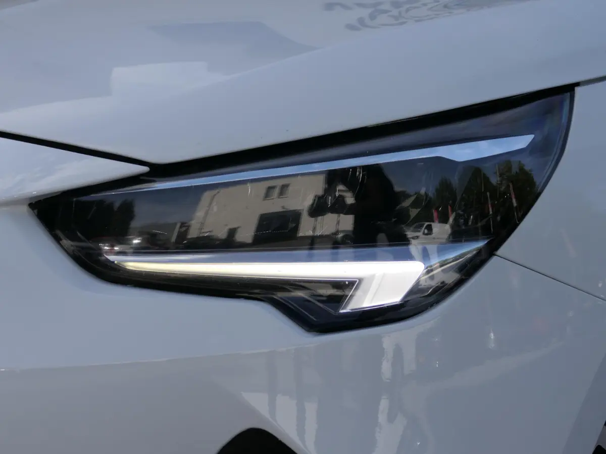 1.2 Elegance | Panoramadak | Achteruitrijcamera | Half leder | Stuur-/Stoelverwarming | LED | Lichtmetalen velgen | Climate Control | Apple-/Android Carplay | Cruise Control