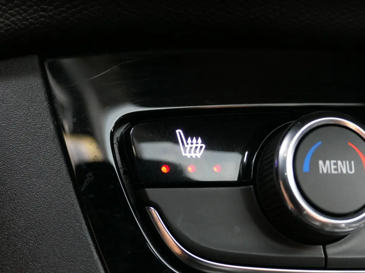 1.2 Elegance | Panoramadak | Achteruitrijcamera | Half leder | Stuur-/Stoelverwarming | LED | Lichtmetalen velgen | Climate Control | Apple-/Android Carplay | Cruise Control