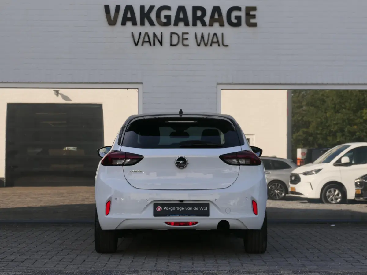 1.2 Elegance | Panoramadak | Achteruitrijcamera | Half leder | Stuur-/Stoelverwarming | LED | Lichtmetalen velgen | Climate Control | Apple-/Android Carplay | Cruise Control