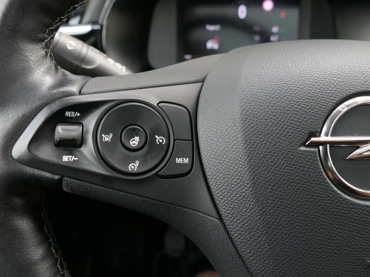 1.2 Elegance | Panoramadak | Achteruitrijcamera | Half leder | Stuur-/Stoelverwarming | LED | Lichtmetalen velgen | Climate Control | Apple-/Android Carplay | Cruise Control