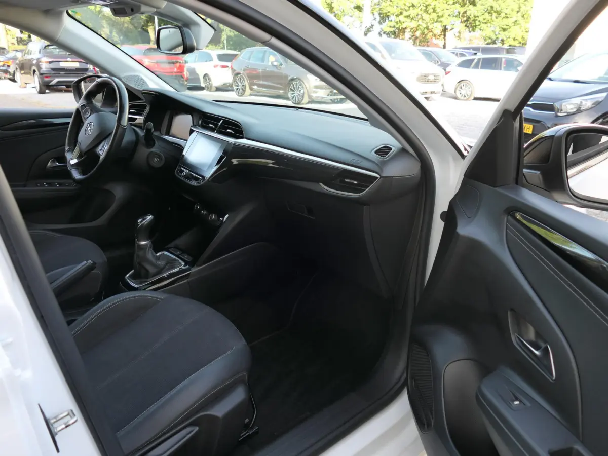 1.2 Elegance | Panoramadak | Achteruitrijcamera | Half leder | Stuur-/Stoelverwarming | LED | Lichtmetalen velgen | Climate Control | Apple-/Android Carplay | Cruise Control