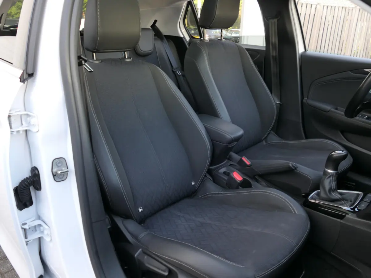 1.2 Elegance | Panoramadak | Achteruitrijcamera | Half leder | Stuur-/Stoelverwarming | LED | Lichtmetalen velgen | Climate Control | Apple-/Android Carplay | Cruise Control