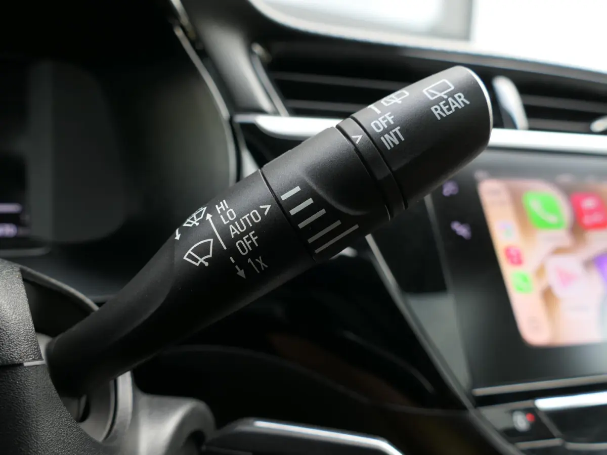 1.2 Elegance | Panoramadak | Achteruitrijcamera | Half leder | Stuur-/Stoelverwarming | LED | Lichtmetalen velgen | Climate Control | Apple-/Android Carplay | Cruise Control