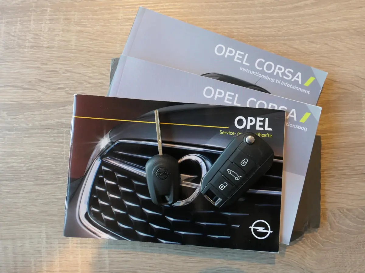 1.2 Elegance | Panoramadak | Achteruitrijcamera | Half leder | Stuur-/Stoelverwarming | LED | Lichtmetalen velgen | Climate Control | Apple-/Android Carplay | Cruise Control