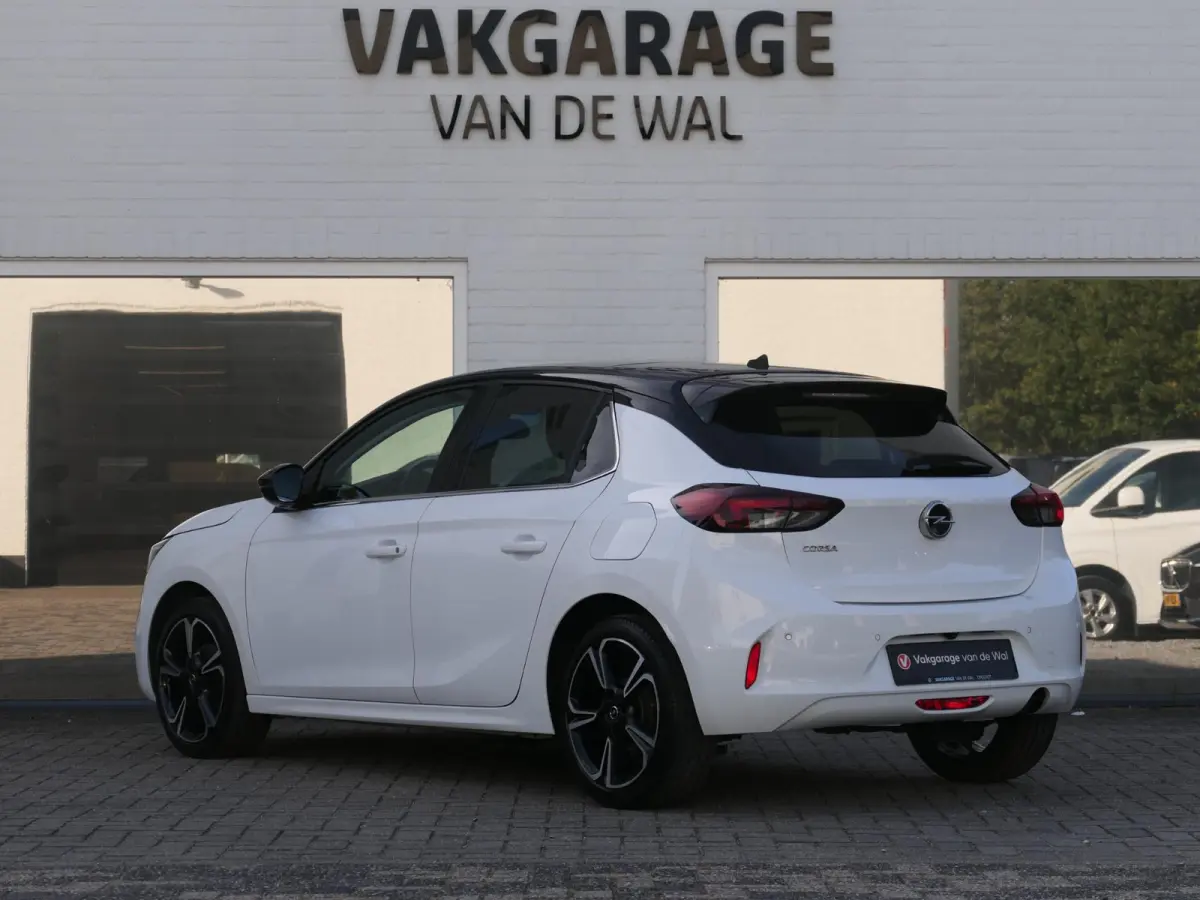 1.2 Elegance | Panoramadak | Achteruitrijcamera | Half leder | Stuur-/Stoelverwarming | LED | Lichtmetalen velgen | Climate Control | Apple-/Android Carplay | Cruise Control