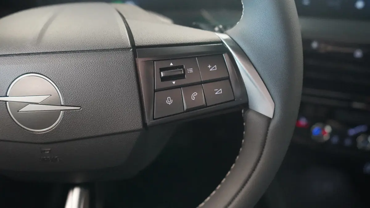 1.2 Turbo Hybrid GS ** MATRIX, ACC, COMFORT PACK MET VERW. STUUR, CAMERA, APPLE  ** Ex OPEL AG - UNFALLFREI ** ** INFORMEER OOK NAAR ONZE AANTREKKELIJKE FINANCIAL-LEASE TARIEVEN **