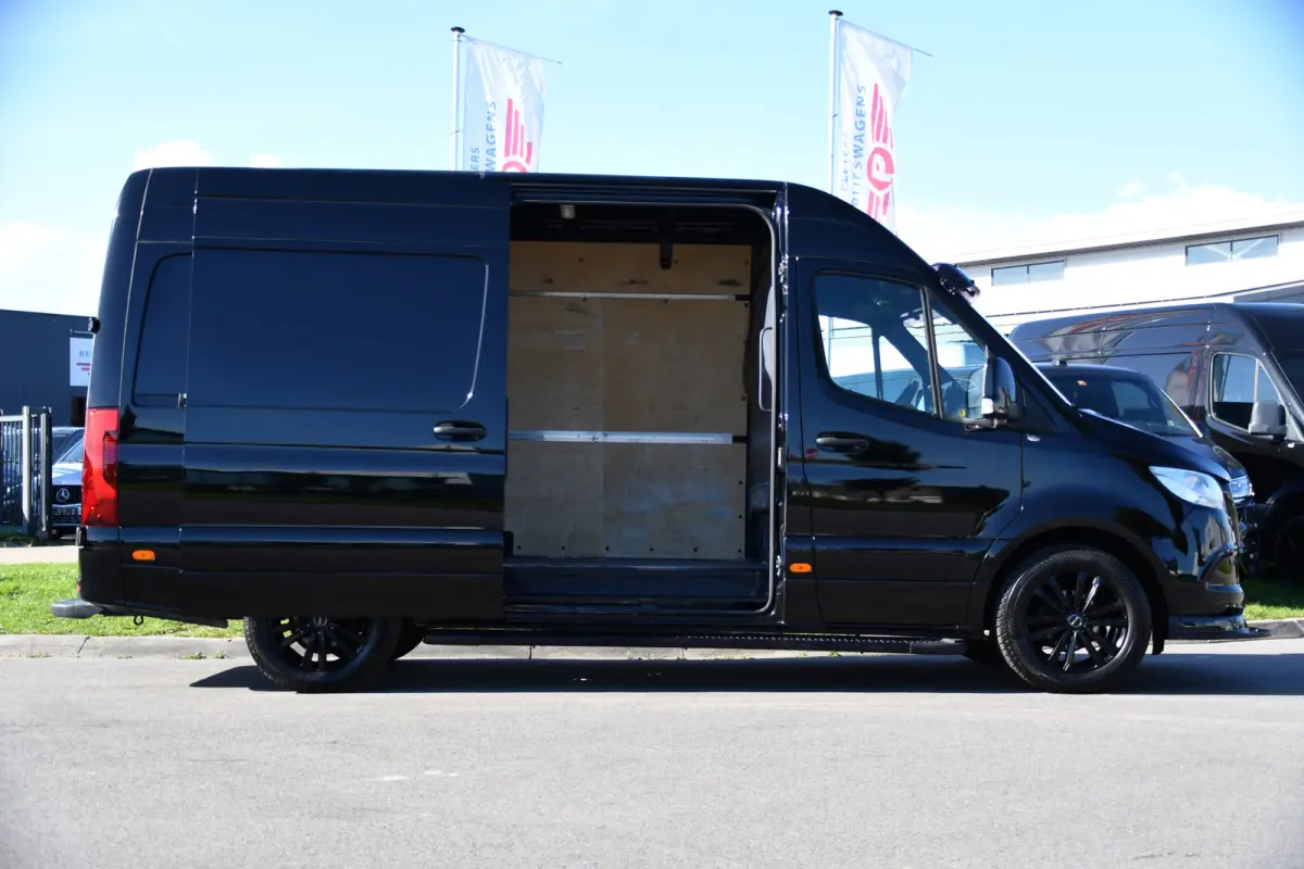 314 2.2 CDI L2H2 RWD Black Edition Camera, Cruise, Carplay, Bearlock, Multimedia, Stoelverwarming, Betimmering, Uniek!