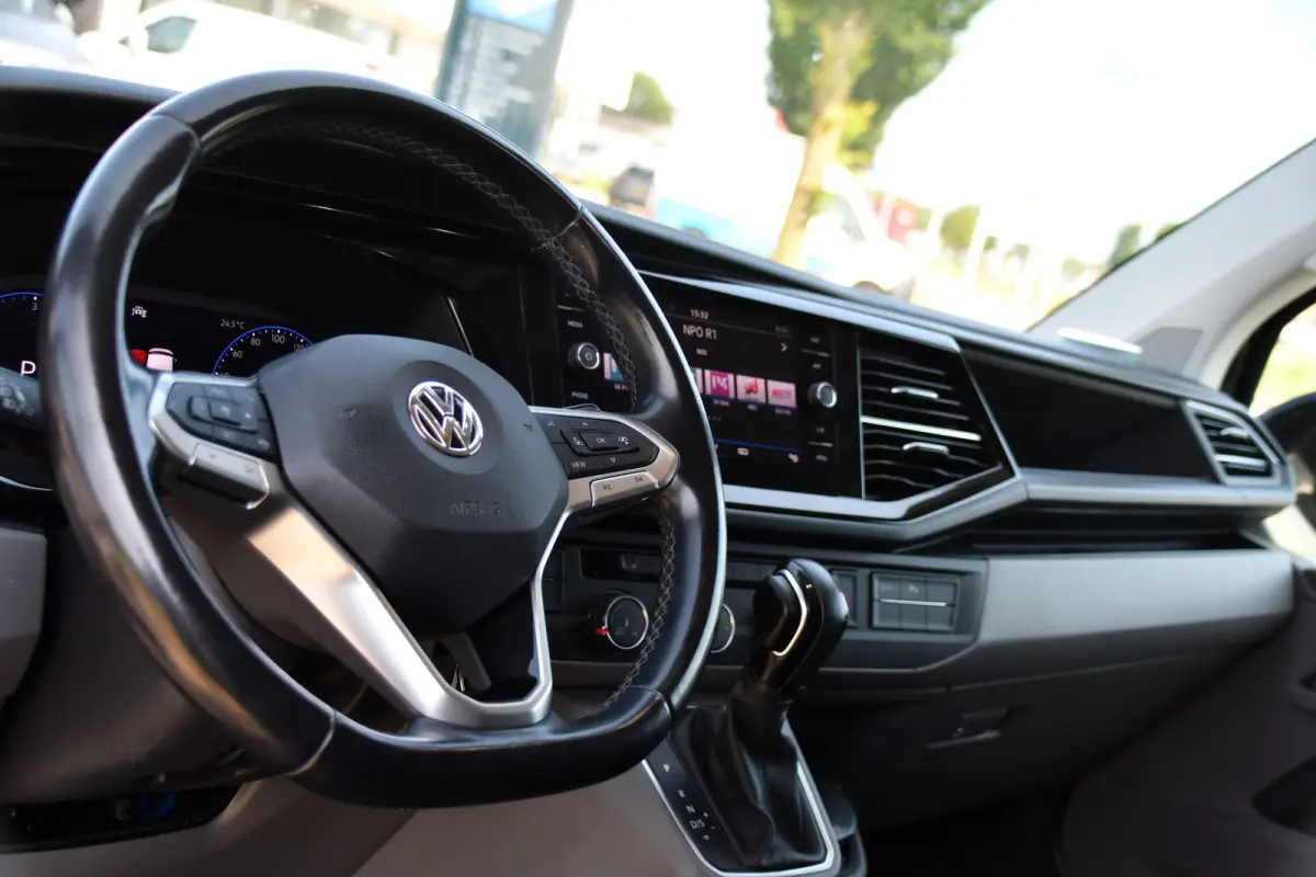 2.0 TDI L2H1 30 Bulli Virtual, Adaptieve Cruise, Carplay, LED, Stoelverwarming, Standkachel, Trekhaak, Automaat, Multimedia, 150pk, Uniek!